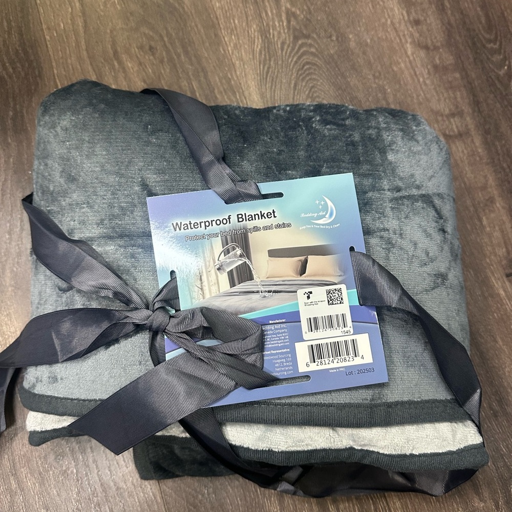 Waterproof Blanket in Dark Gray